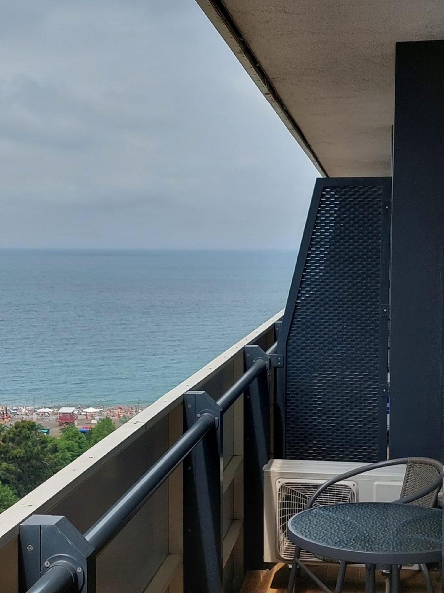 Apart-Hotel Orbi City Batumi Kültér fotó
